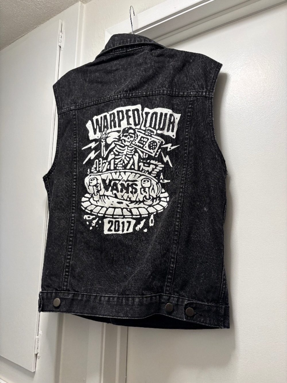 Vans Warped Tour 2017 denim vest - 100% cotton - size medium